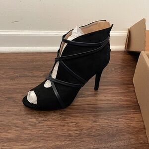 Journey Samara booties size 8.5 black